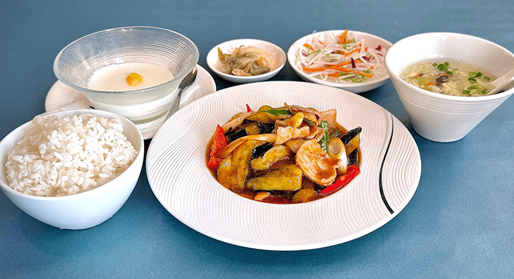 東方紅 豚肉と茄子のピリ辛炒めセット