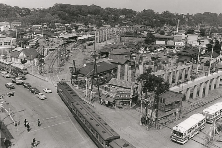昭和40年、高架工事中の二子玉川園駅