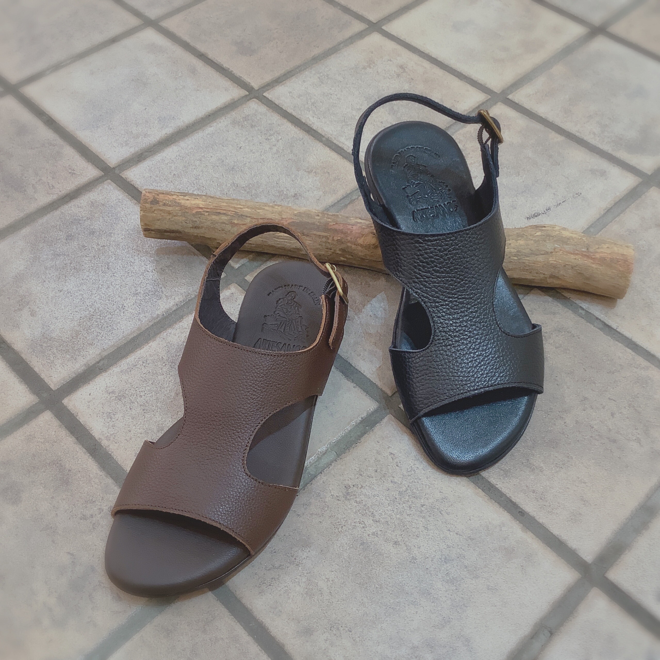 ARTESANOS』バックストラップレザーサンダル | ウォッシュ | ショップ