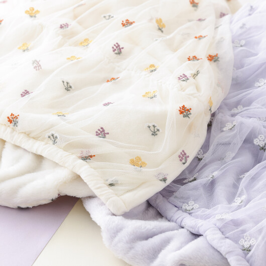 ＼𝗦𝗽𝗿𝗶𝗻𝗴&𝗦𝘂𝗺𝗺𝗲𝗿 𝗦𝗔𝗟𝗘開催中✨📢／ チュールに小花柄が刺繍されたかわいらしいひざ掛けです🌼