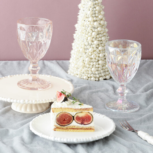 ホリデーシーズンのパーティーシーンにぴったり！ラグジュアリーなデザインのゴブレットをご紹介します🍸✨