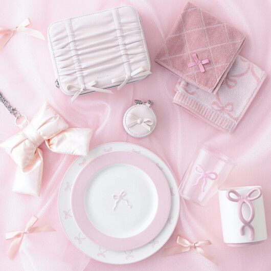 ＼プレゼントにもおすすめ🎁／ キュートなデザインがSNSでも大人気！リボンモチーフのアイテムを集めました🎀
