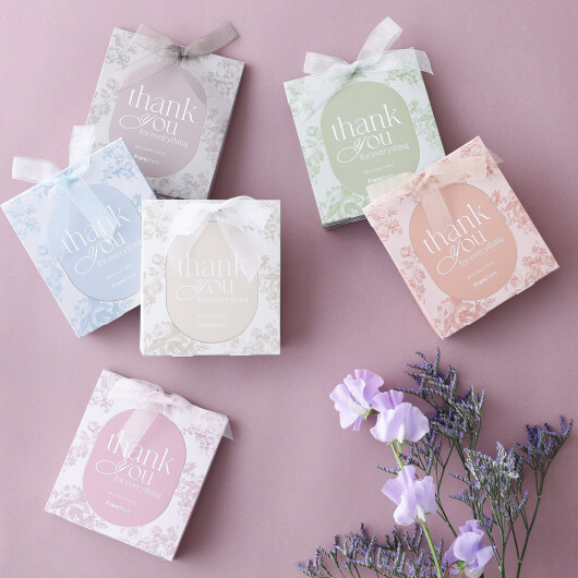 ＼ちょっとしたお礼にもぴったり🎁／ お花デザインのパッケージがかわいらしいバスソルトのギフトセットをご紹介致します🛁🫧