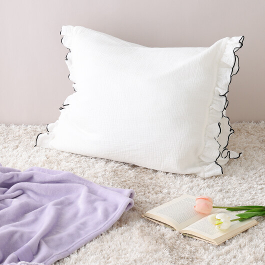 ＼ただのクッションに見えるこちら、なんだと思いますか？／シーズンオフに活躍のアイテムをご紹介いたします！