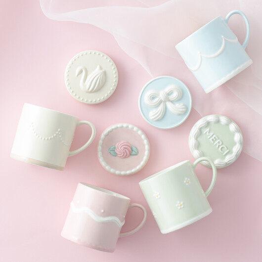 【NEW✨】韓国で人気のセンイルケーキをモチーフにしたマグカップが登場🎂