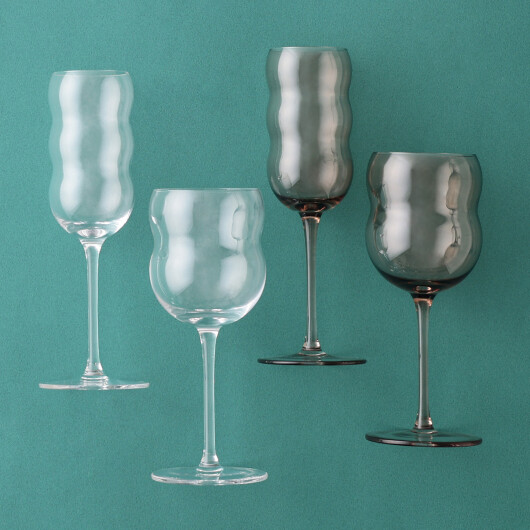 トレンド感のあるもこもこしたフォルムのグラスをご紹介します🥂