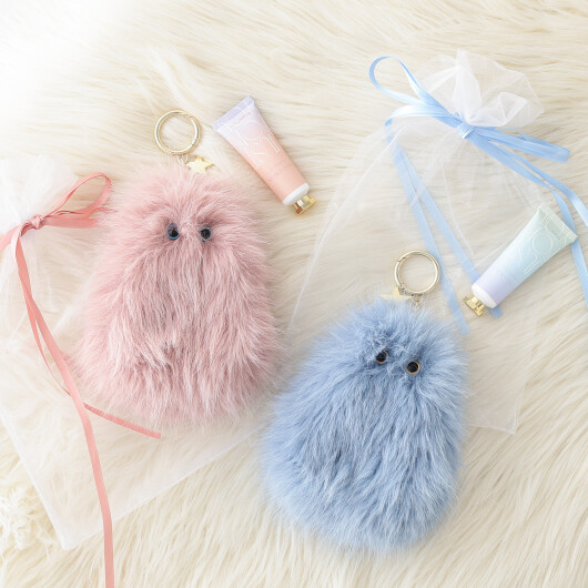 モフモフしていて愛らしい💓キャラクターチャームと、ハンドクリームのギフトセットをご紹介いたします😶‍🌫️♡