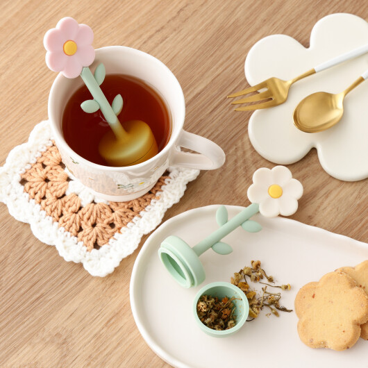 お花のデザインがキュートなティーストレーナーをご紹介します☕🌼