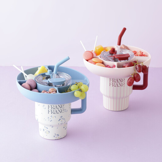 ＼7月31日(金)より展開スタート🍿🎞️／ スナックホルダーがセットになったステンレスマグが登場🥤