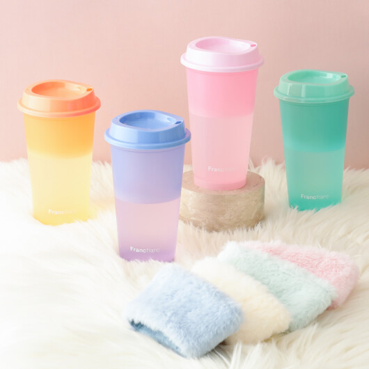 温かい飲み物を入れると色が変わる👀❣️ 大人気タンブラーのHOTバージョンをご紹介いたします☕