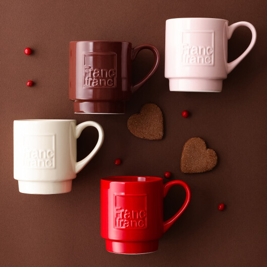 お手頃価格でプチギフトにもぴったり！バレンタインカラーのマグカップ☕🤎