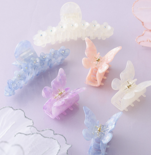 【2026 Spring Collection🦋】 蝶やお花のモチーフで、ひと足はやく春を楽しめる💓新作のヘアクリップをご紹介します🪻🦋