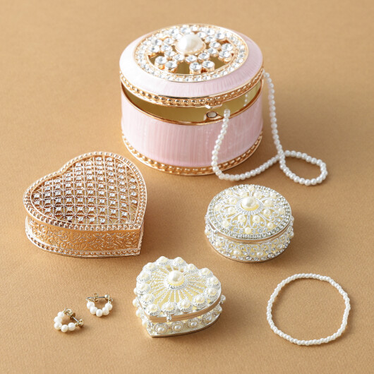 ＼まるでプリンセス気分👸🏻🪄／エレガンスなジュエリーケースが新登場🫶