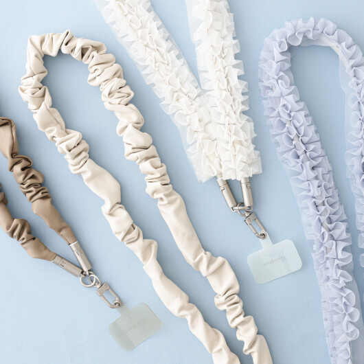 便利な2in1仕様のスマホストラップをご紹介致します📱🤍