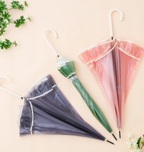 ＼春の長雨もおしゃれに乗り切ろう☔／ パイピングとフリルの組み合わせが大人かわいい傘が新登場しました🪄