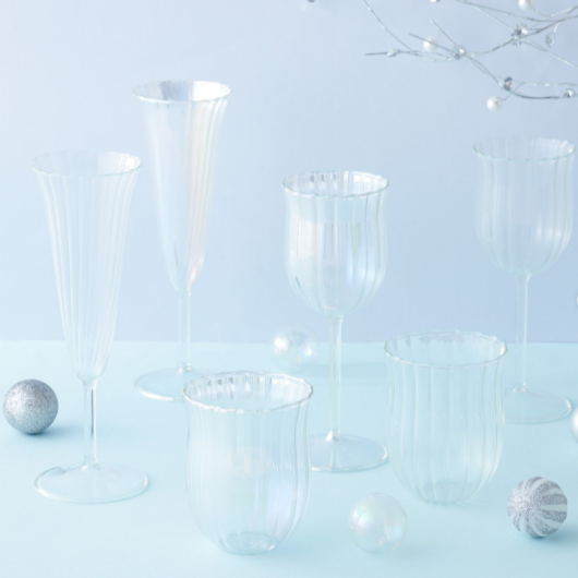 普段使いにもパーティーシーンにもぴったりなグラスをご紹介致します🥂