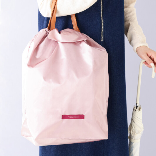 ＼雨の日に便利！☔／ レインカバーとしても使えるエコバッグが新登場しました✨