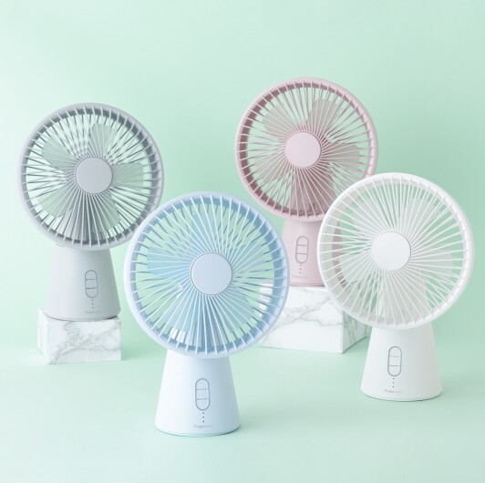 ＼充電式で便利💡／ コンパクトながらも多機能なデスクファンをご紹介します❄️