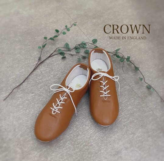 イギリス発『CROWN』ソフトレザースニーカー