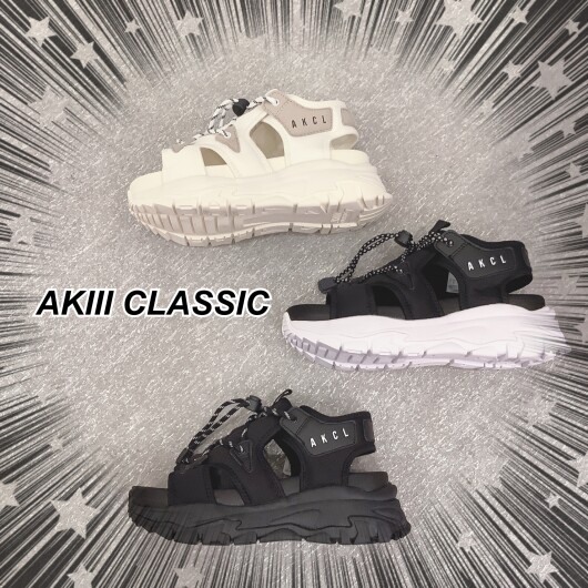 日本限定販売モデル『AKIII CLASSIC』スニーカーサンダル