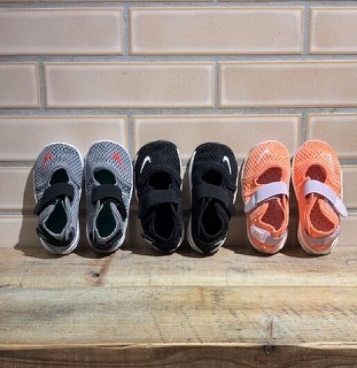 NIKE  LITTLE RIFT 入荷いたしました！