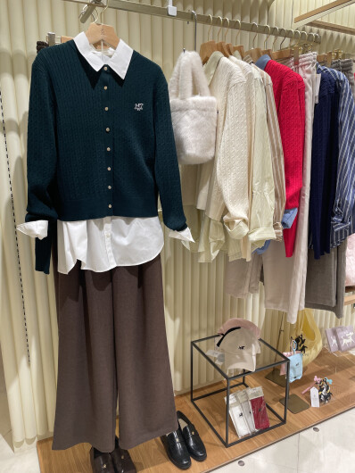 二子玉川ライズ店限定カラー💚ワッペンが可愛いカーディガン✨