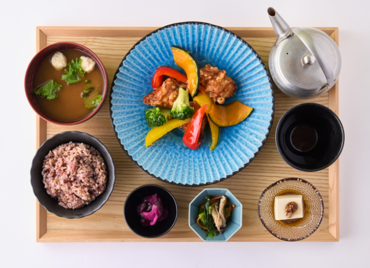 【chano-maお料理紹介】 若鶏ムネ肉とカラフル野菜の黒酢あんかけ定食