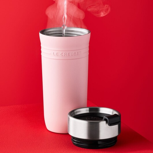 冬の温もりを持ち歩く『On The Go』保温ボトル