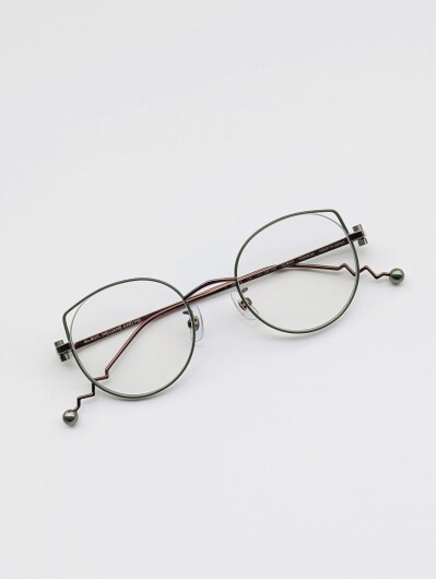 【 MEGANE AND ME 】Limited color入荷