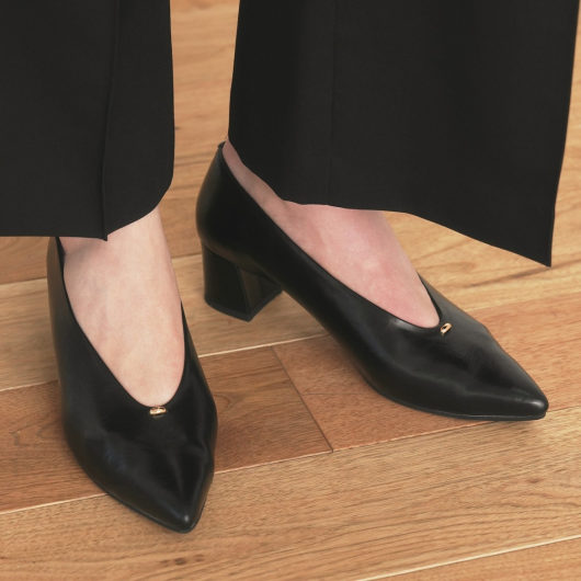 歩ける！パンプス。幅広さんにも！