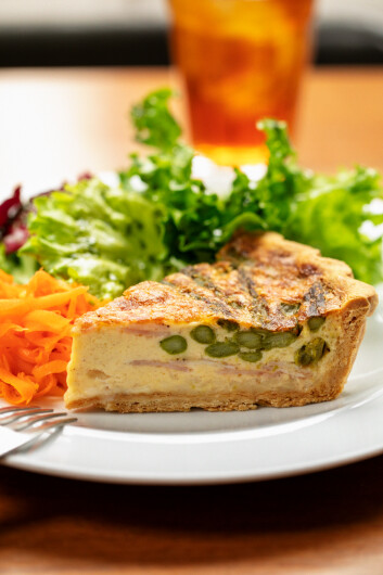 アスパラガスとベーコンのキッシュ